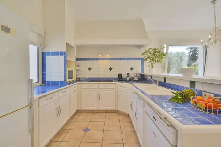 Image No.24-5 Bed House for sale