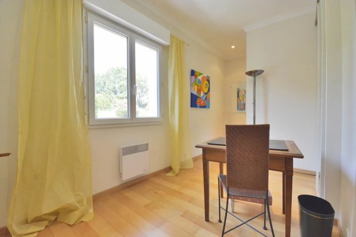 Image No.33-5 Bed House for sale