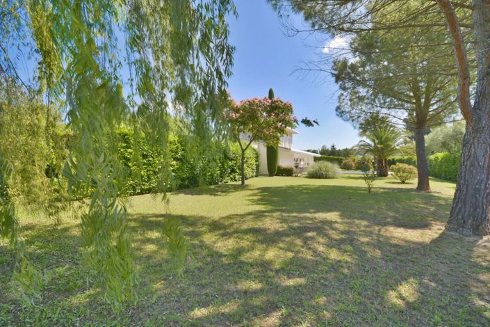 Image No.9-5 Bed House for sale