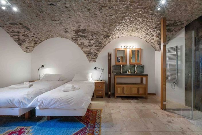 Image No.2-5 Bed House for sale