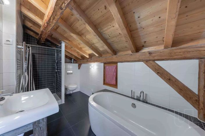 Image No.9-5 Bed House for sale