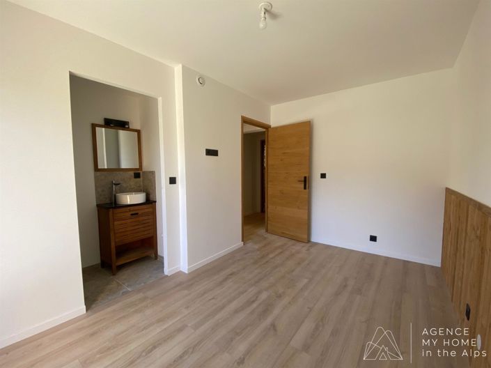 Image No.8-3 Bed Apartment for sale