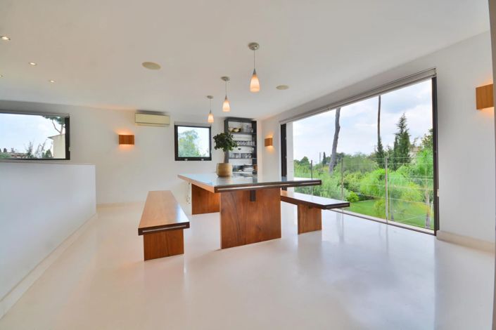 Image No.16-5 Bed House for sale