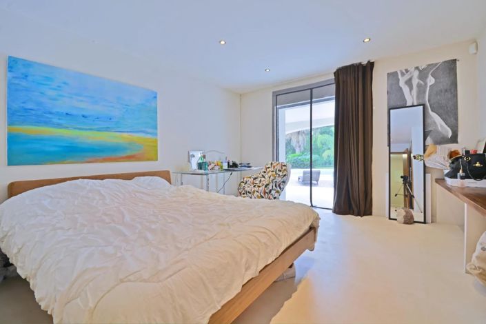 Image No.25-5 Bed House for sale