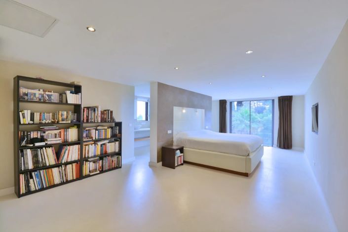 Image No.27-5 Bed House for sale