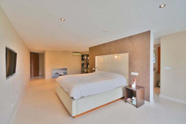 Image No.28-5 Bed House for sale