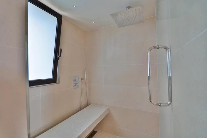 Image No.32-5 Bed House for sale