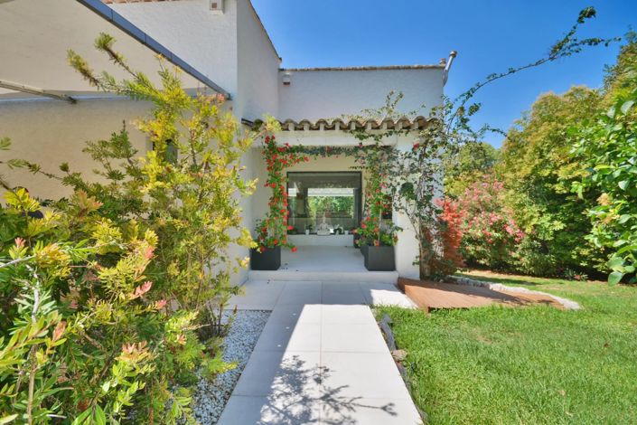 Image No.6-5 Bed House for sale