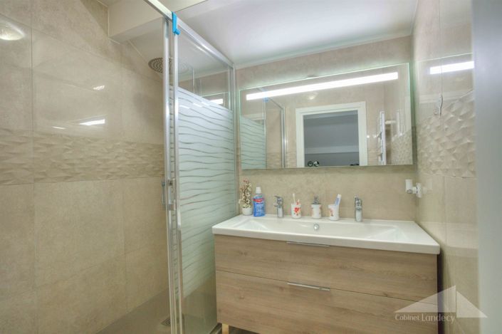 Image No.6-4 Bed House for sale