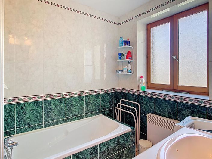 Image No.11-3 Bed House for sale