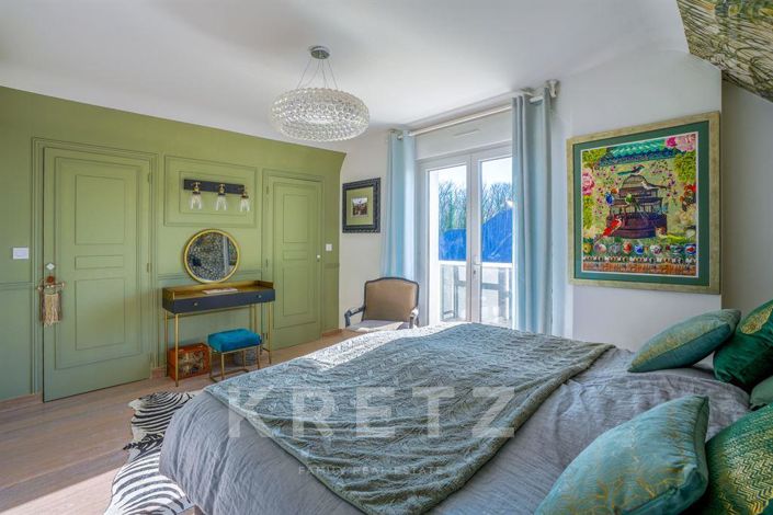 Image No.5-6 Bed House for sale