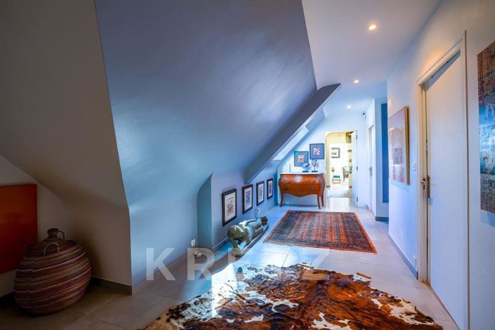 Image No.6-6 Bed House for sale