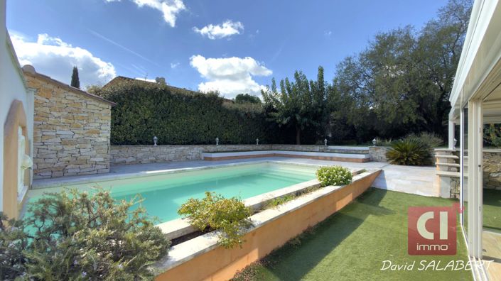 Image No.2-5 Bed House for sale