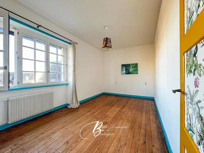 Image No.7-5 Bed House for sale