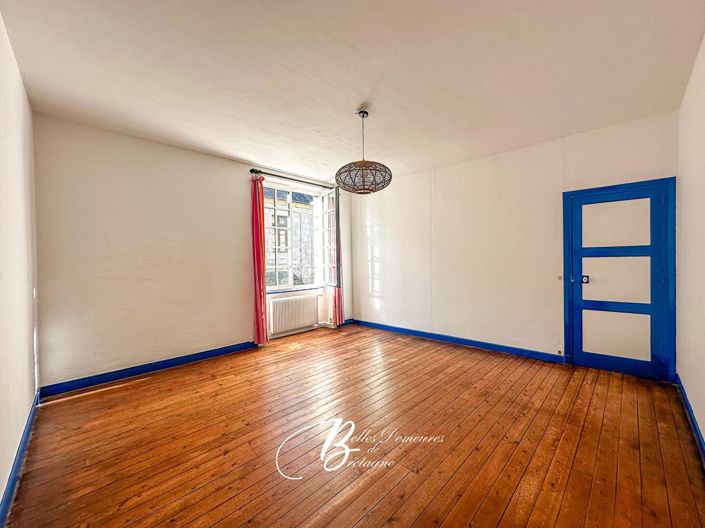 Image No.8-5 Bed House for sale