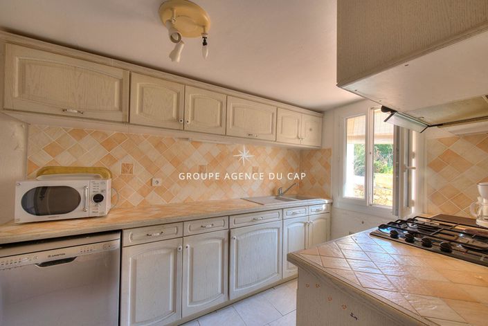 Image No.13-4 Bed House for sale