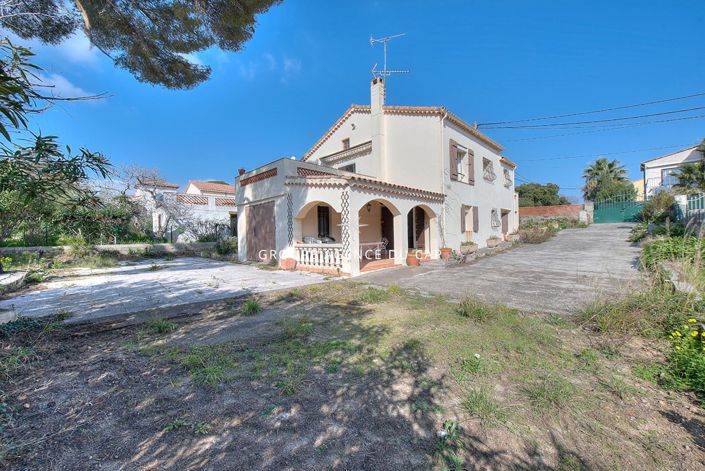 Image No.17-4 Bed House for sale