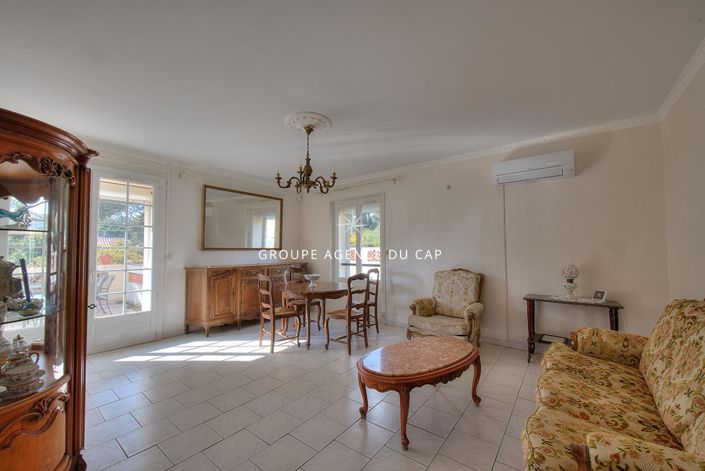 Image No.5-4 Bed House for sale