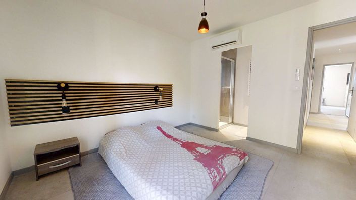 Image No.11-3 Bed House for sale