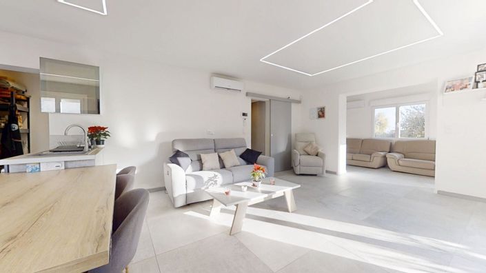 Image No.8-3 Bed House for sale