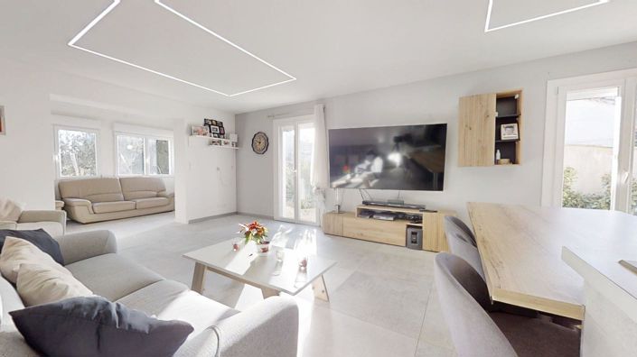 Image No.9-3 Bed House for sale