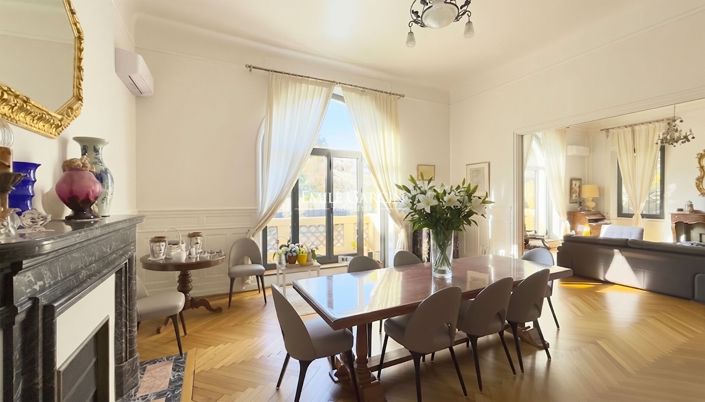 Image No.2-Propriété de 6 chambres à vendre à Bouches-du-Rhône