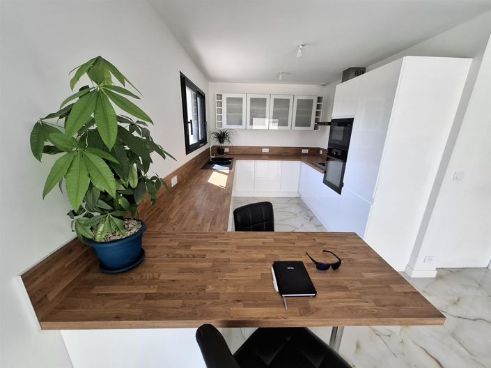 Image No.3-3 Bed House for sale