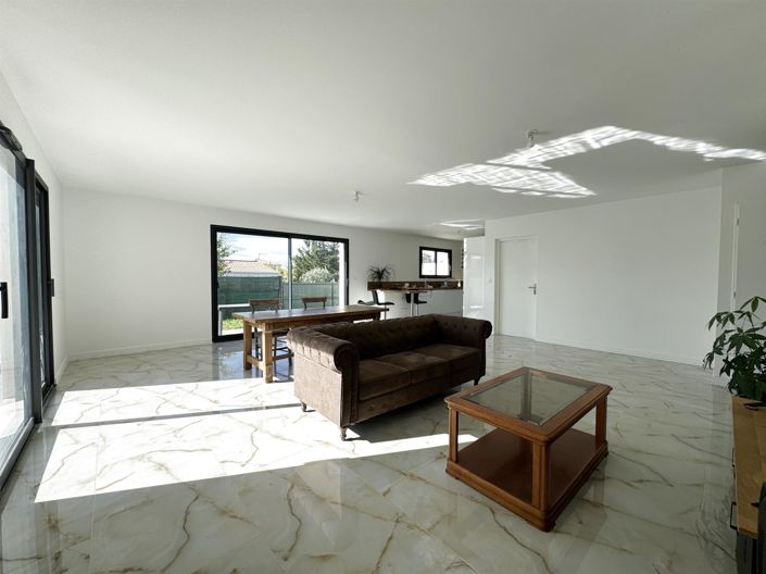 Image No.6-3 Bed House for sale