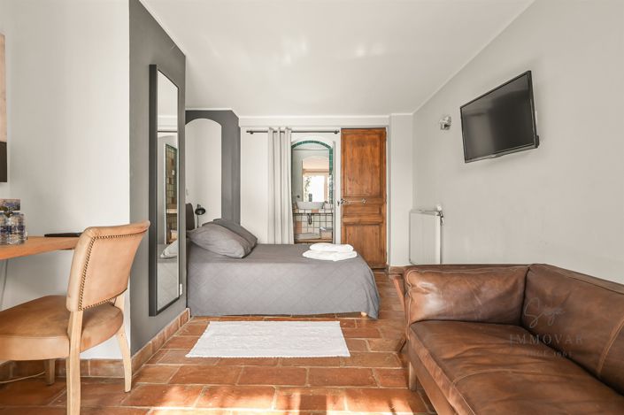 Image No.29-10 Bed House for sale