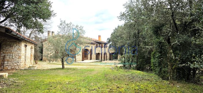 Image No.2-Maison de 4 chambres à vendre à Méjannes-le-Clap