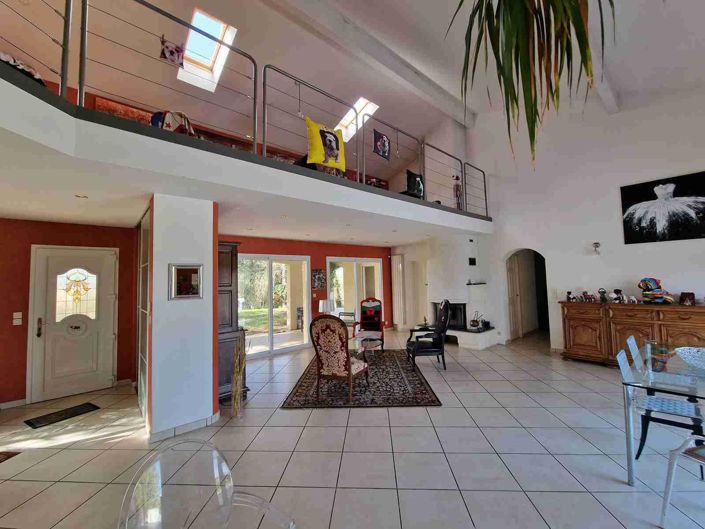 Image No.13-6 Bed House for sale