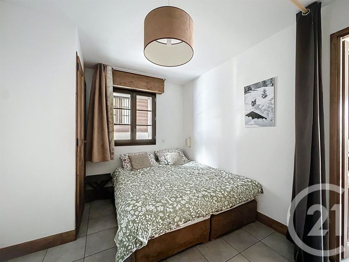 Image No.12-4 Bed House for sale