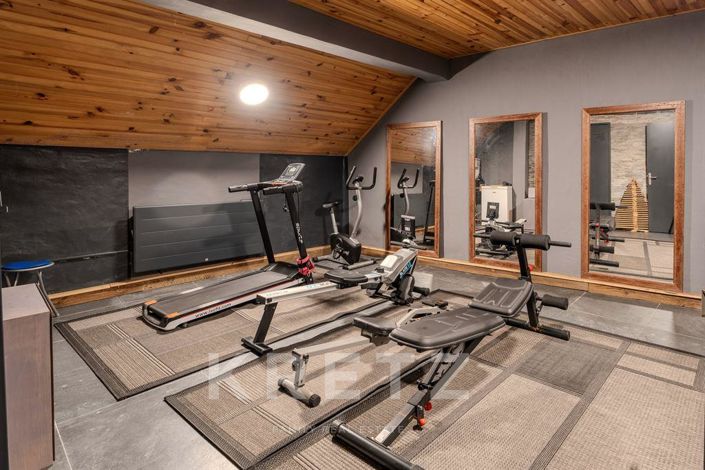 Image No.9-5 Bed House for sale