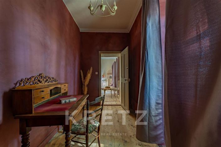 Image No.13-9 Bed Property for sale