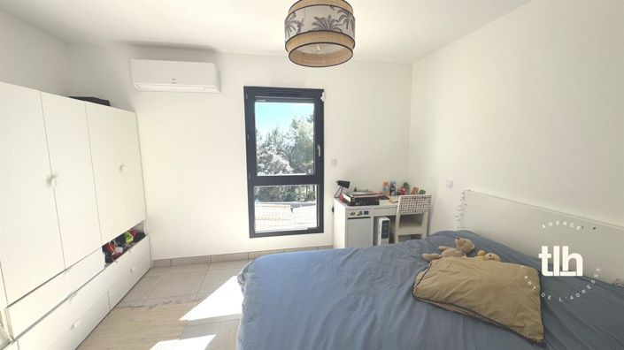 Image No.17-4 Bed House for sale