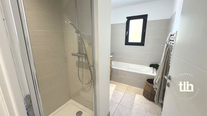 Image No.19-4 Bed House for sale