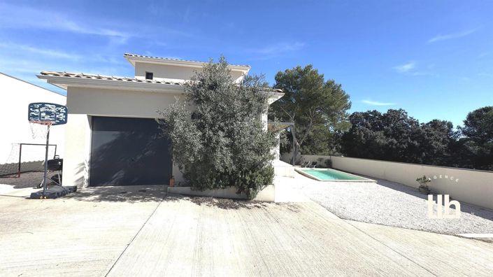 Image No.2-4 Bed House for sale