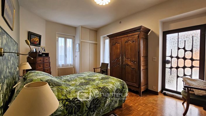 Image No.10-4 Bed House for sale