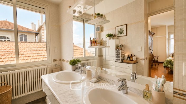 Image No.10-4 Bed House for sale
