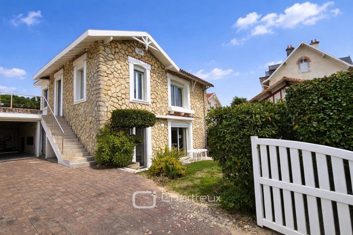 Image No.2-4 Bed House for sale