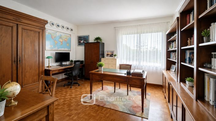 Image No.5-4 Bed House for sale