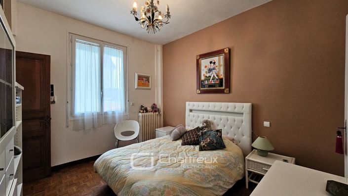 Image No.8-4 Bed House for sale