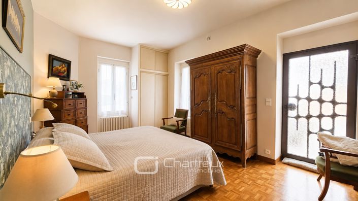 Image No.9-4 Bed House for sale