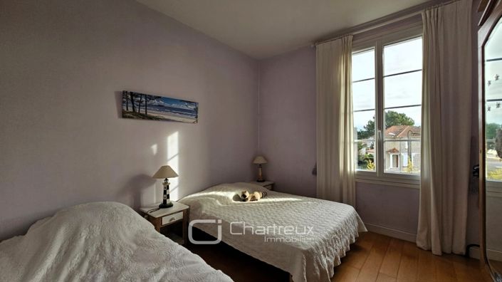 Image No.13-5 Bed House for sale