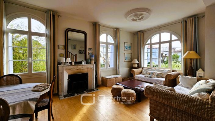 Image No.3-5 Bed House for sale