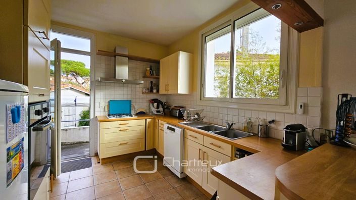 Image No.5-5 Bed House for sale