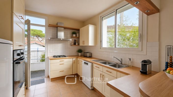 Image No.5-5 Bed House for sale