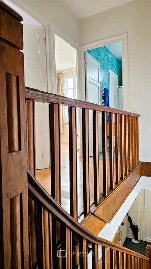 Image No.7-5 Bed House for sale