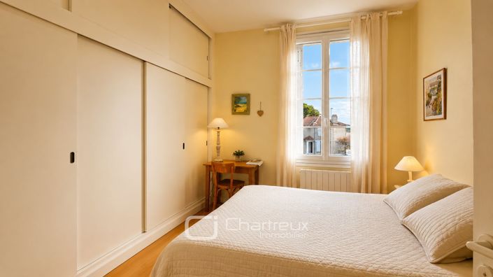 Image No.9-5 Bed House for sale