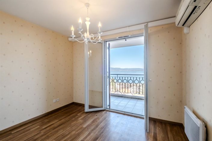 Image No.10-3 Bed Apartment for sale